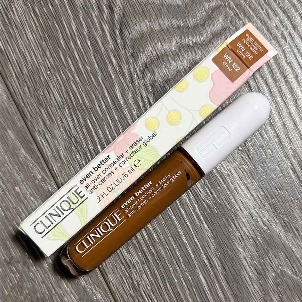 Clinique Even Better Concealer - WN 122 Clove